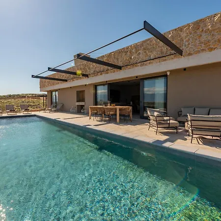 Luxury Aurora Villa *